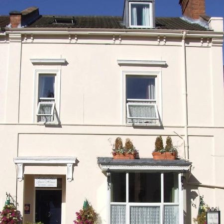 Hedley Villa Guest House レミントンスパー エクステリア 写真