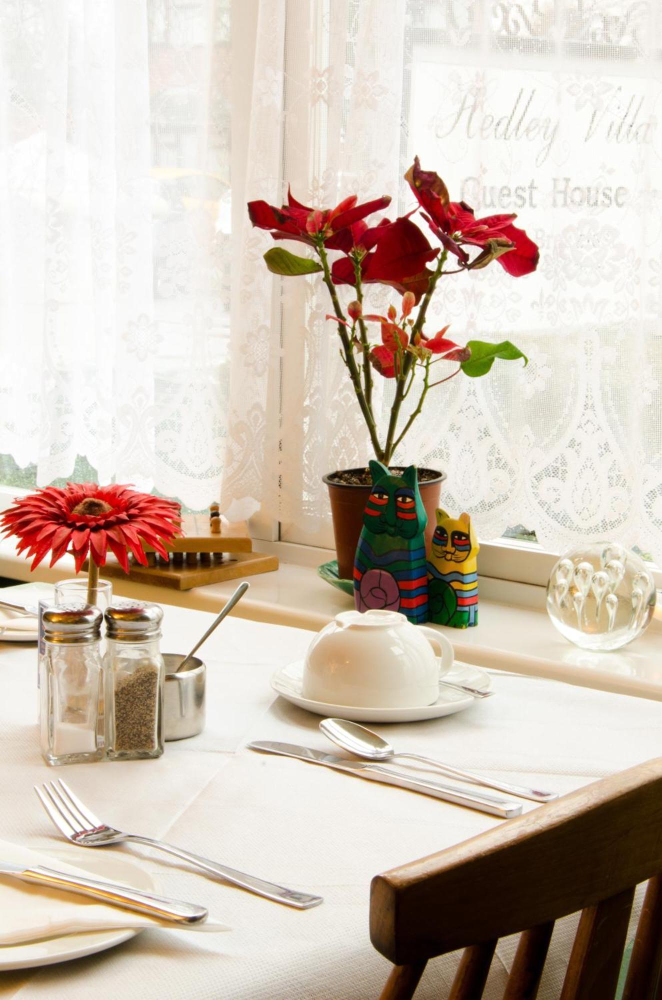 Hedley Villa Guest House レミントンスパー エクステリア 写真