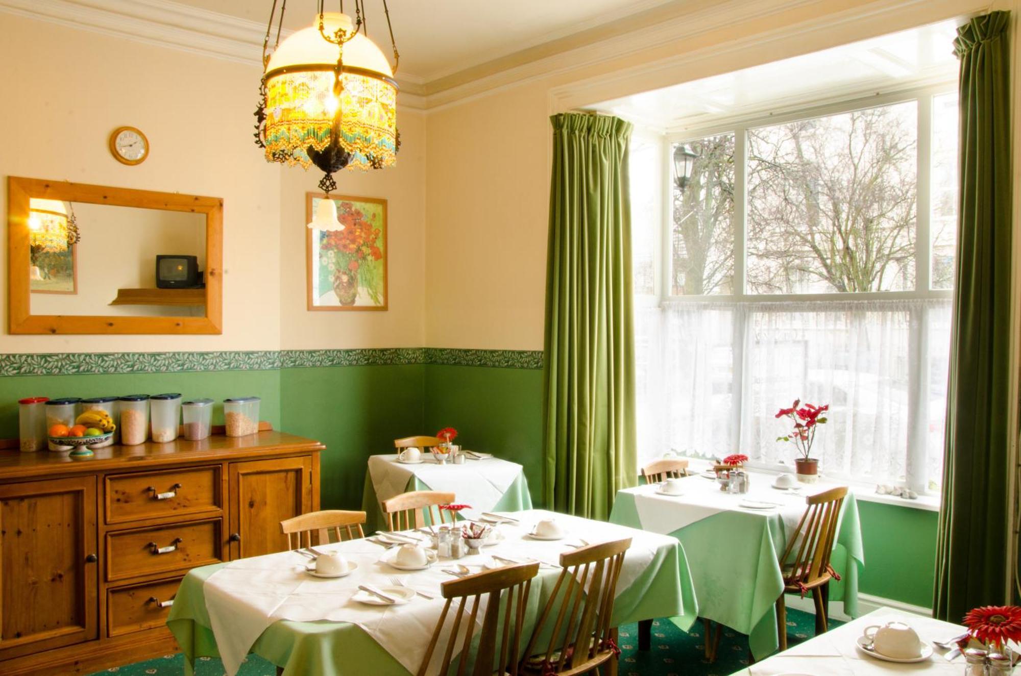 Hedley Villa Guest House レミントンスパー エクステリア 写真