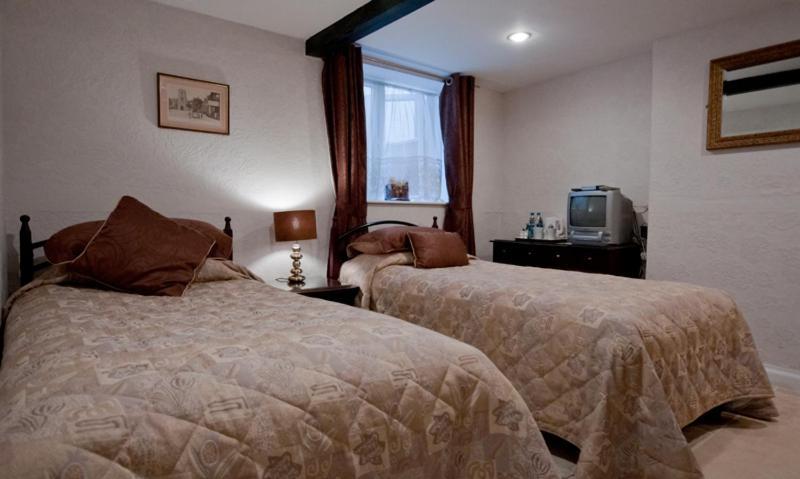 Hedley Villa Guest House レミントンスパー エクステリア 写真