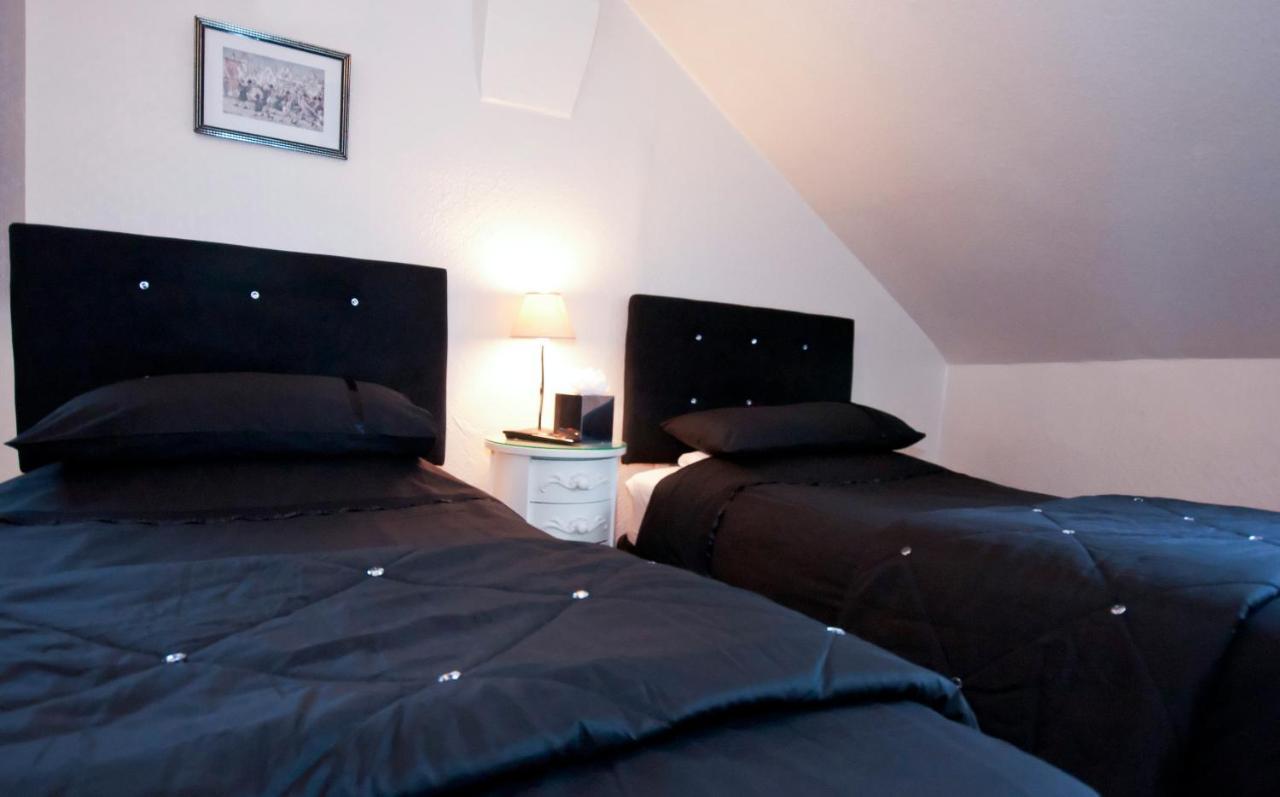 Hedley Villa Guest House レミントンスパー エクステリア 写真
