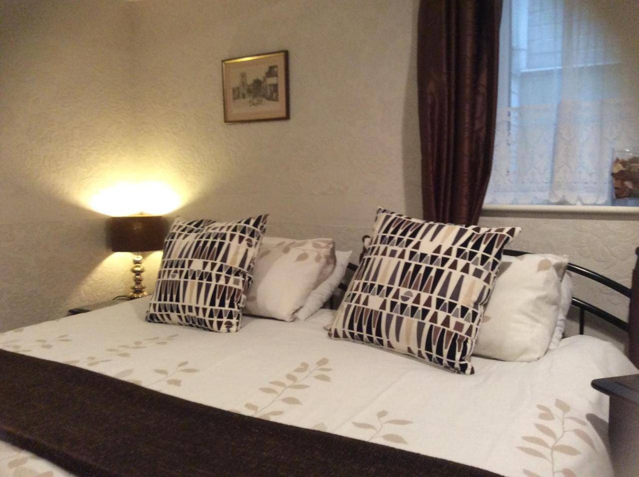 Hedley Villa Guest House レミントンスパー エクステリア 写真
